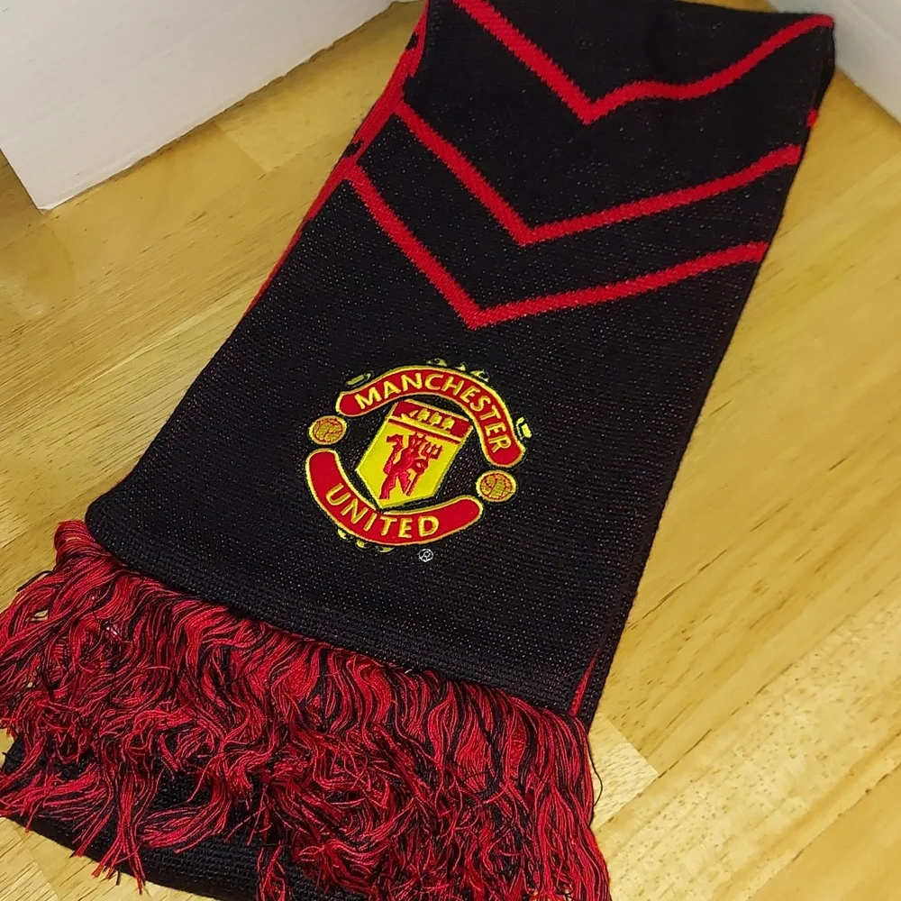 NIKE‎ Manchester United Soccer Scarf Red Black